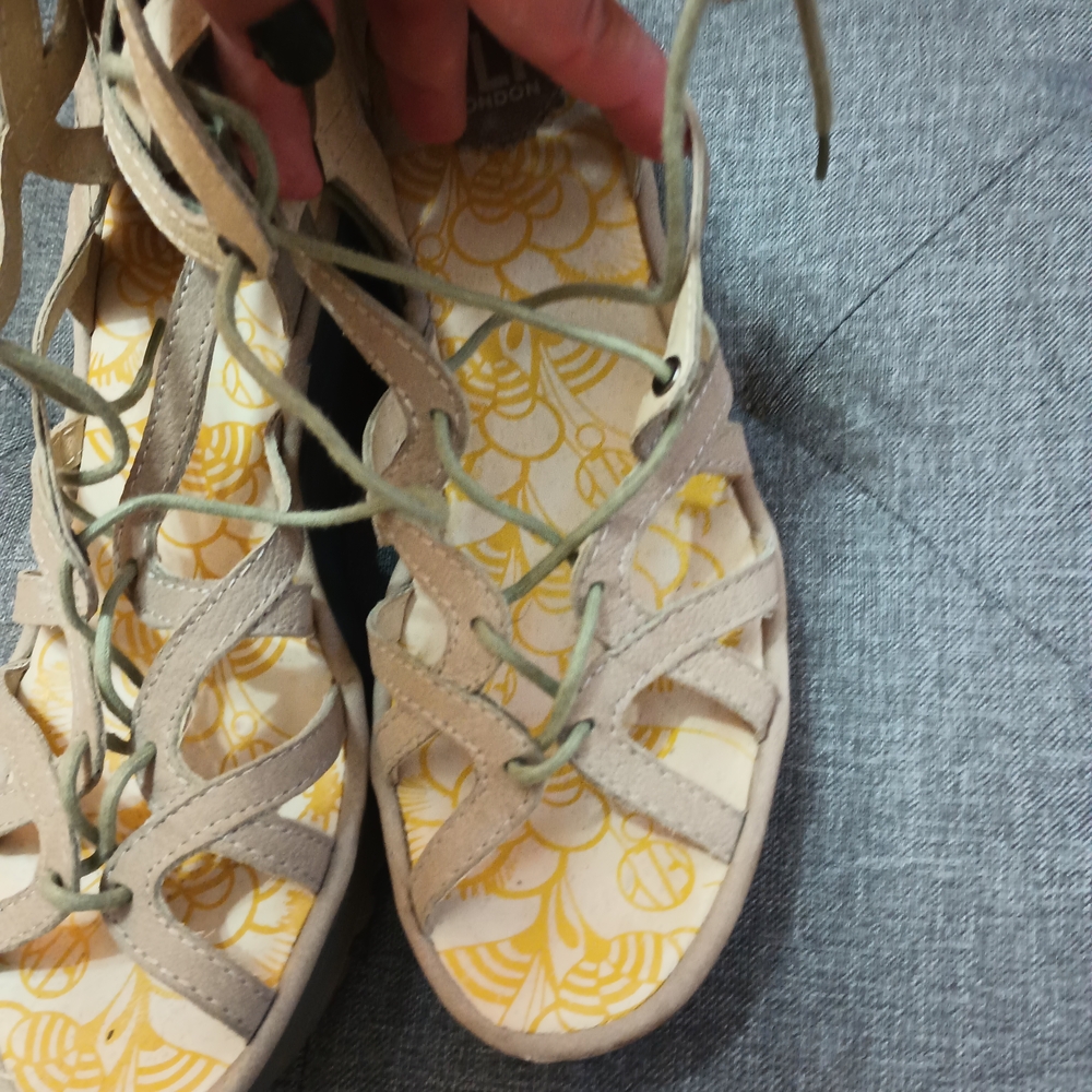 Stylish Beige Fly London Women's Sandals Womens 38 - Picture 5 of 5